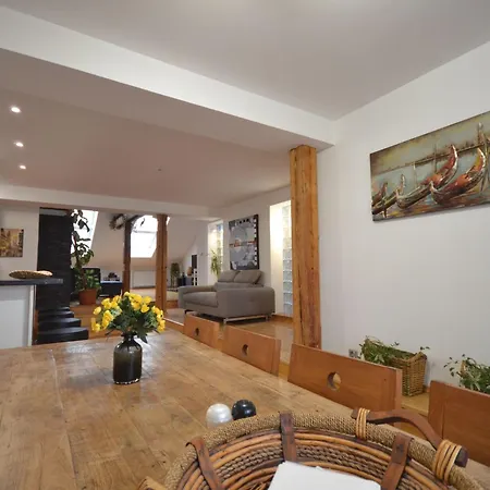 Attic Josefov Mit Eigener Terrasse By Interhome * براغ