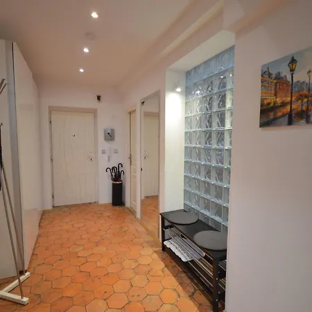 Attic Josefov Mit Eigener Terrasse By Interhome *