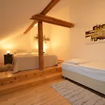Attic Josefov Mit Eigener Terrasse By Interhome * براغ