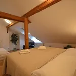 شقة Attic Josefov Mit Eigener Terrasse By Interhome براغ