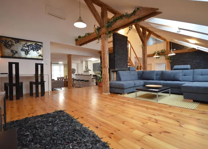 Attic Josefov Mit Eigener Terrasse By Interhome Lägenhet *