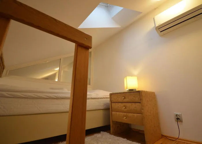 Attic Josefov Mit Eigener Terrasse By Interhome Lägenhet