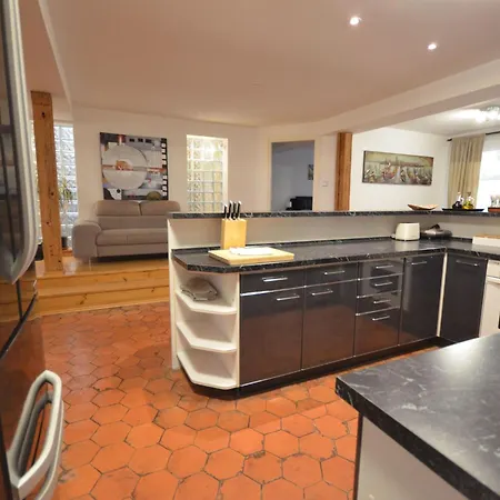 아파트 Attic Josefov Mit Eigener Terrasse By Interhome