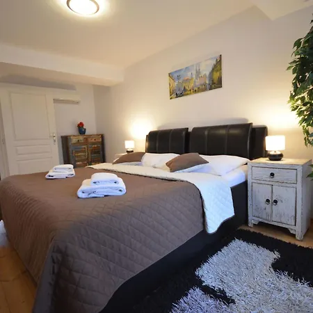 Attic Josefov Mit Eigener Terrasse By Interhome 아파트 프라하